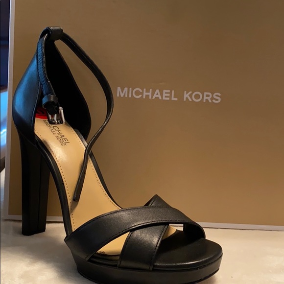 Ankle strap leather Michael Kors Sandals - Picture 1 of 4